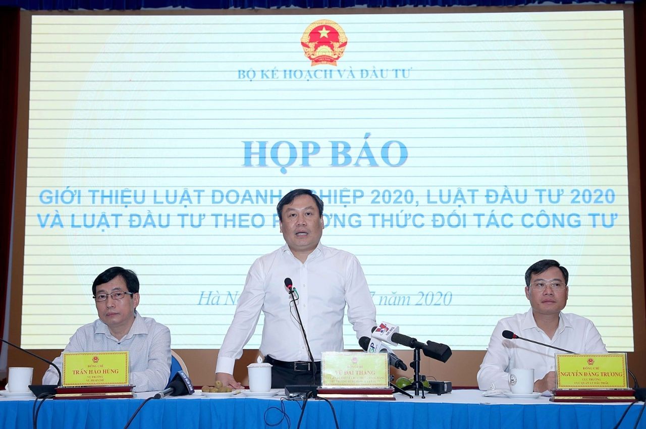 Hop Bao Gioi Thieu Luat Dau Tu 2020