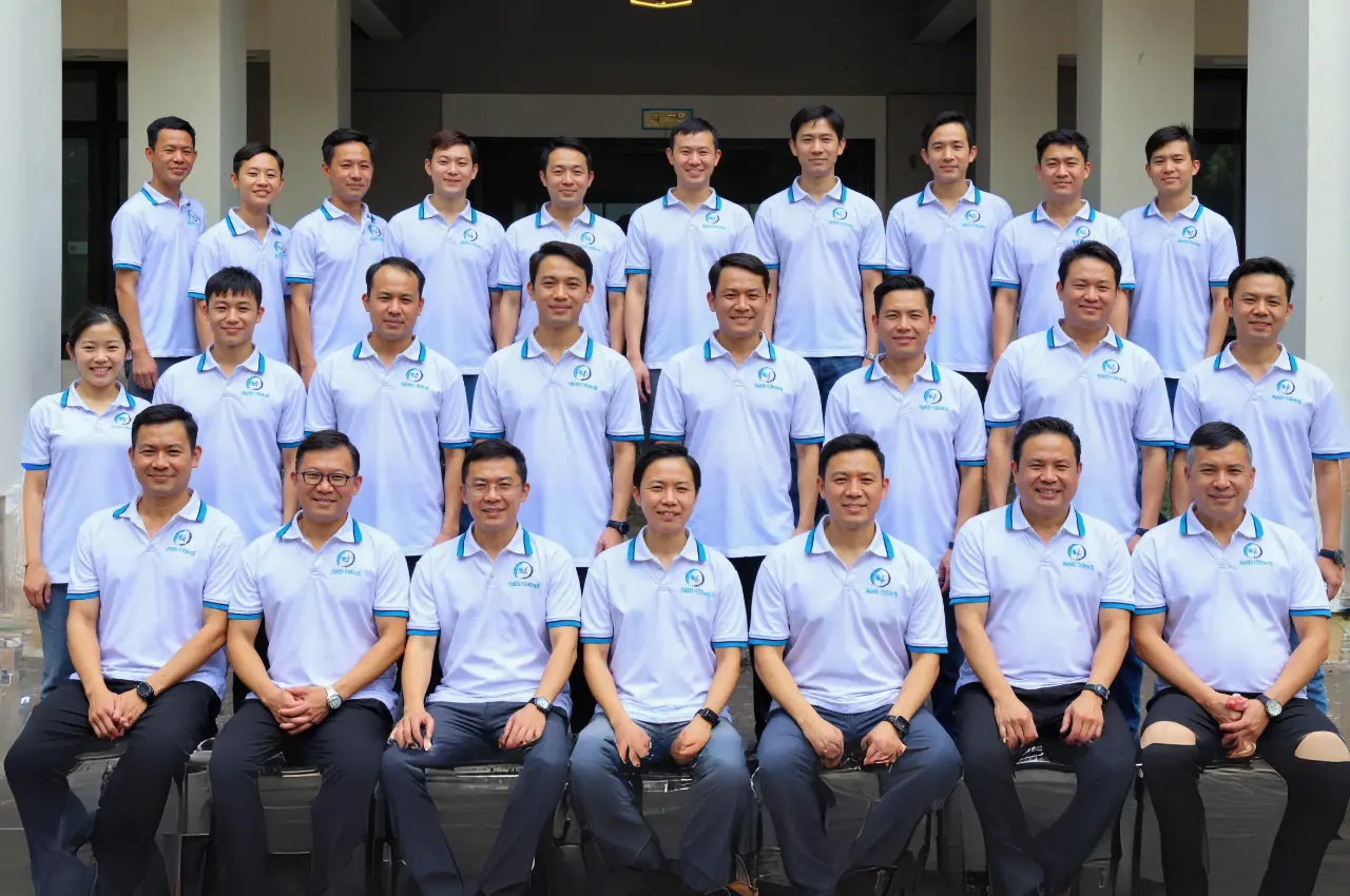 tập thể công ty tài chính nguyễn lê